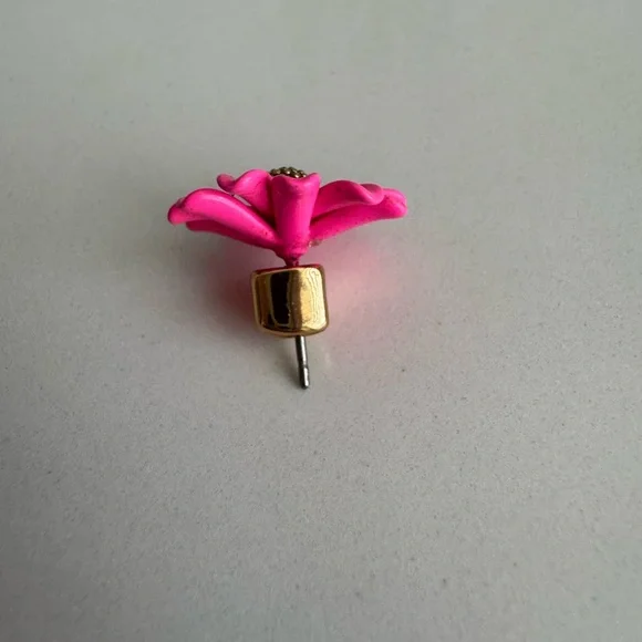 Kate Spade Vibrant Pink Daisy Earrings - Picture 4 of 10